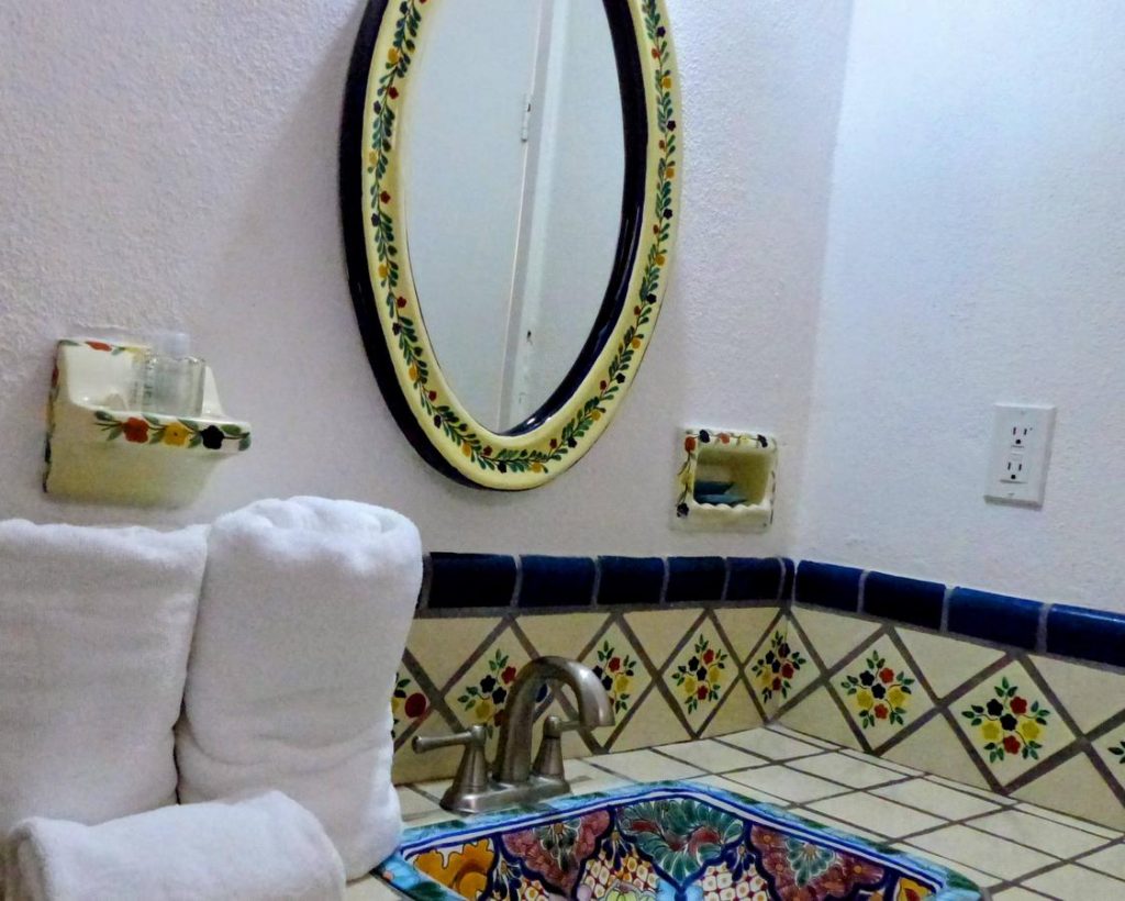 Habitación Económica Doble, Hotel Hacienda Bugambilias, Hotel en La Paz, BCS.